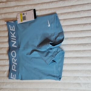 NWT Nike pro